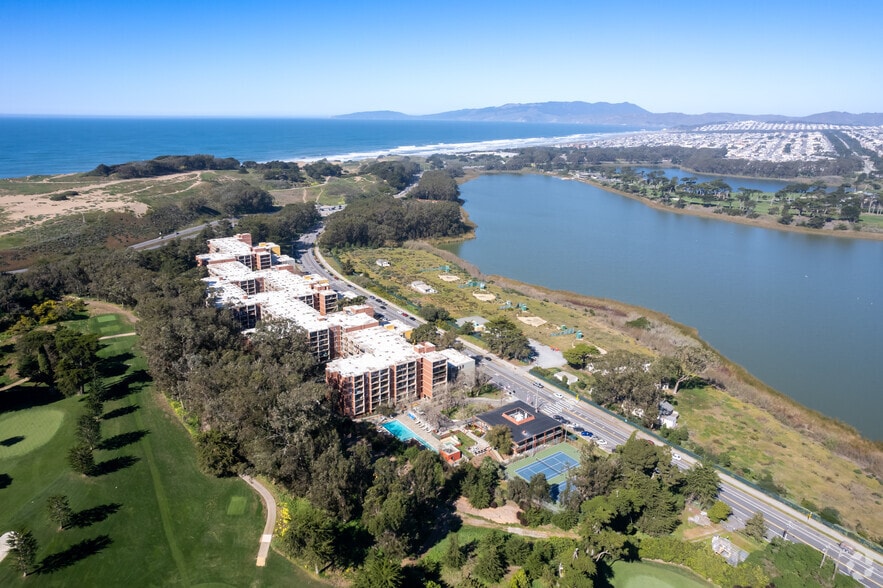 Photo of Lakewood Apartments At Lake Merced