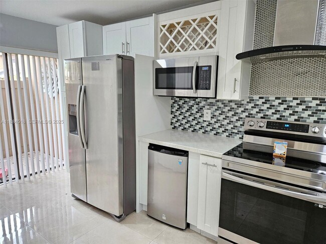 Building Photo - 2225 NW 45th Ave