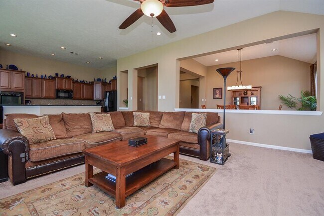 Building Photo - 2715 Farlow Ln