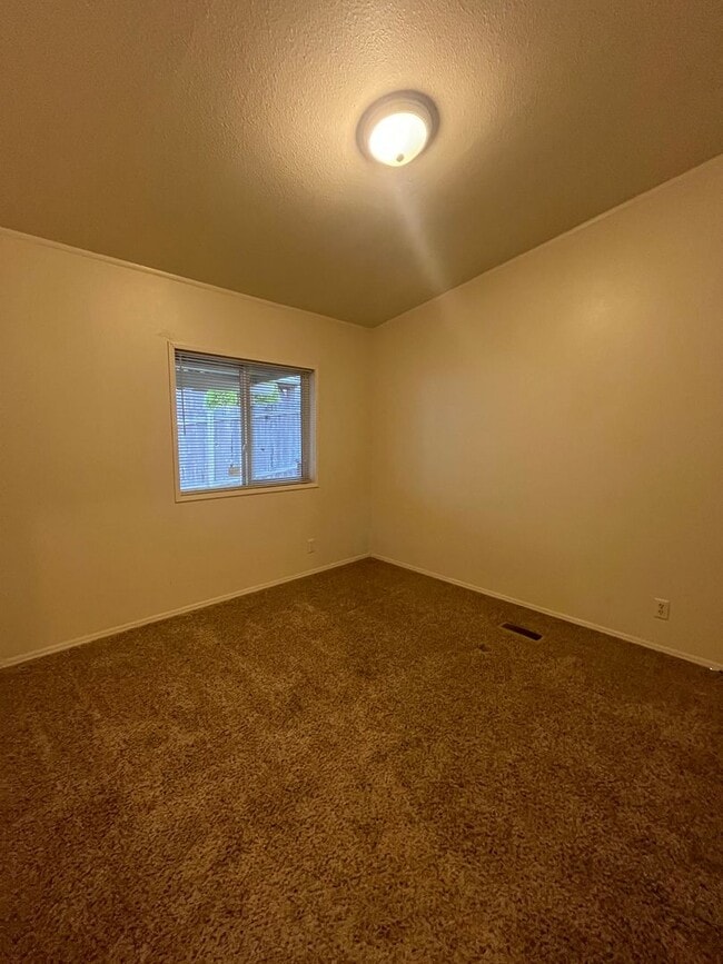 Building Photo - 3-Bedroom 2-Bathroom home in Thurston