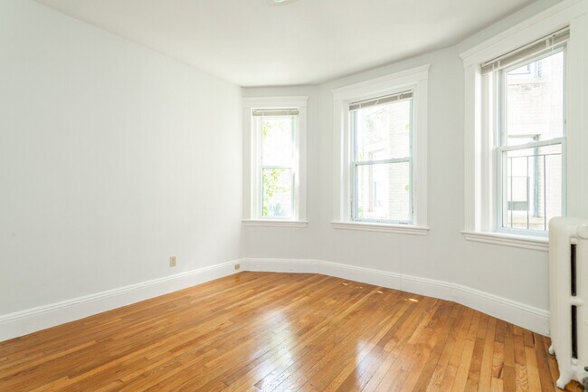 Building Photo - 49 Worthington St