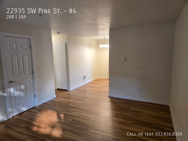 Building Photo - HALF MONTH RENT OFF at move in! Beautiful ...