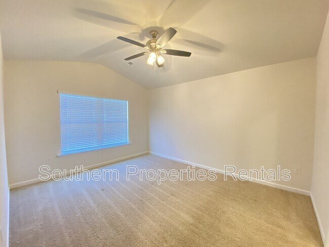 Building Photo - 232 David Hl Dr