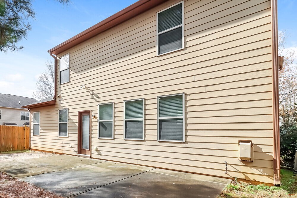 Building Photo - 206 Shaw Dr