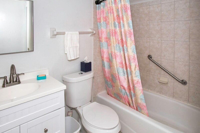 Building Photo - 6116 38th Ave W