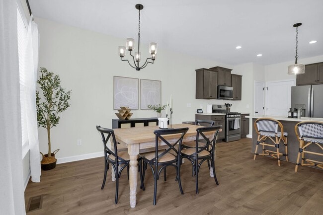 Building Photo - 717 Utley St