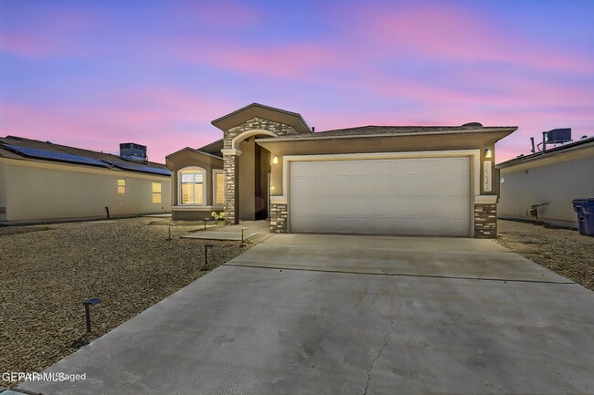 Building Photo - 14844 Tierra Tencha Ct