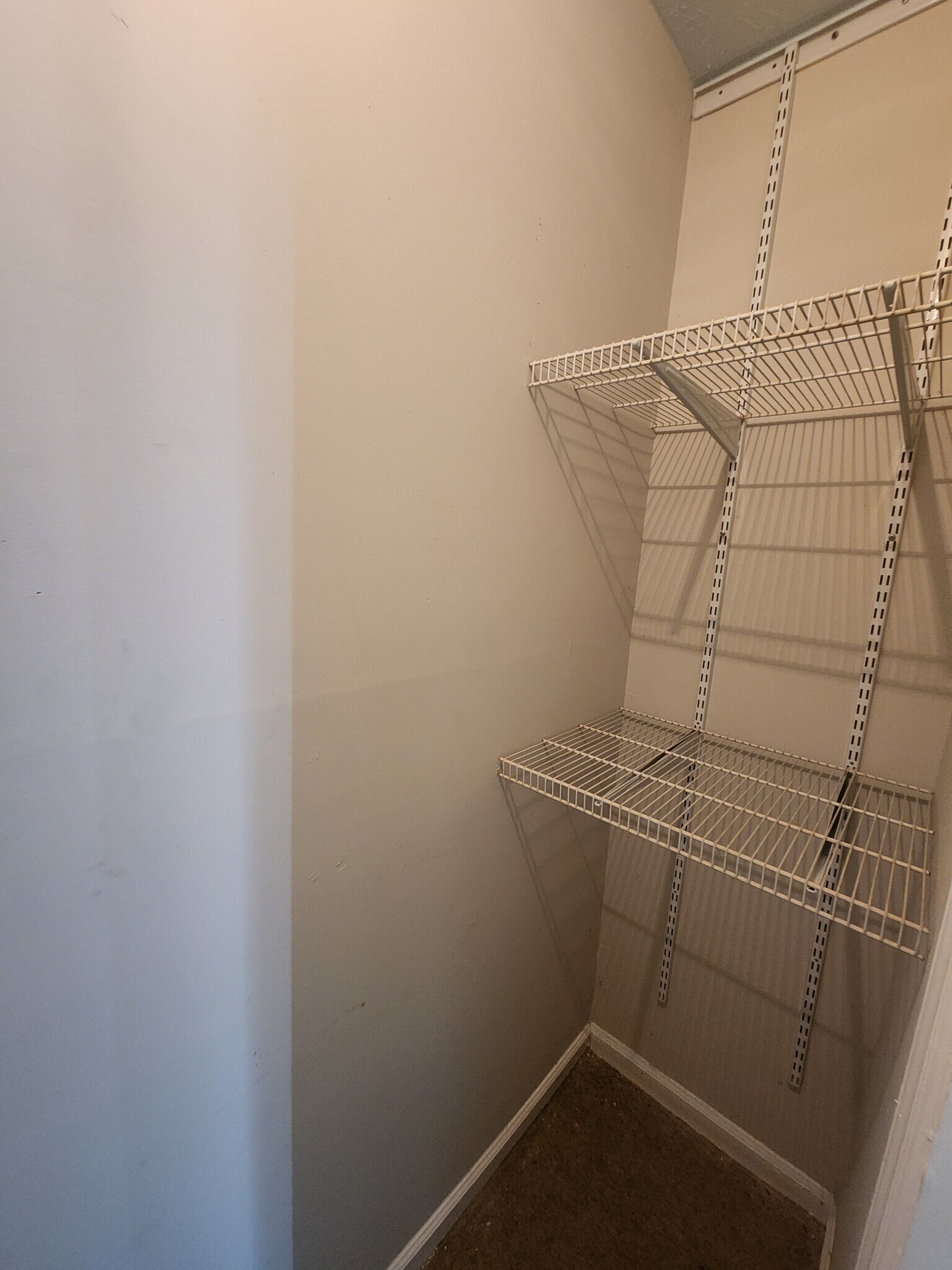 Building Photo - 4000 Riverlook Pky SE