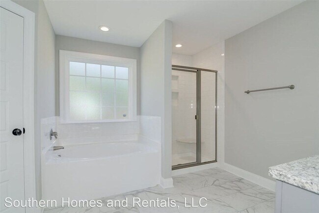 Building Photo - 4 br, 2.5 bath House - 302 Huntley Loop