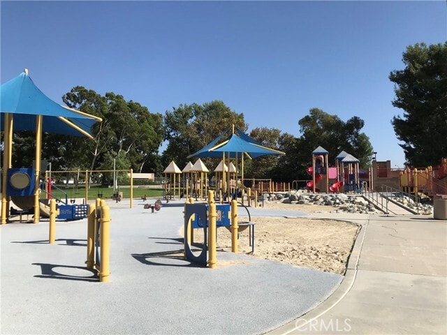 Building Photo - 3 Morris Rd