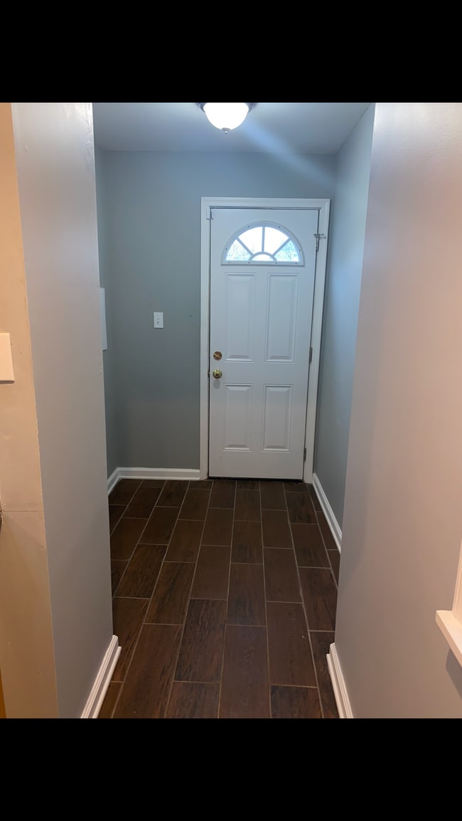 Building Photo - 4030 Poplar St