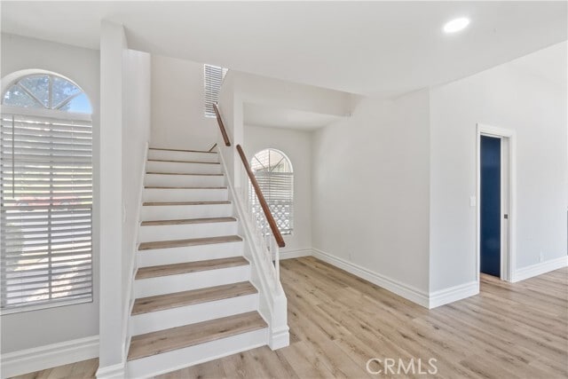 Building Photo - 6085 E Ridgewood Ct