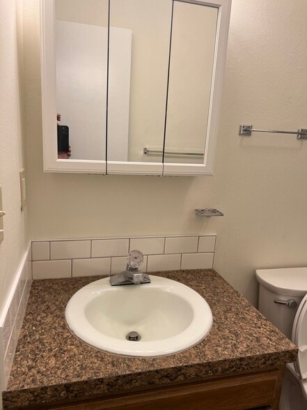 Building Photo - 1916 9th Ave