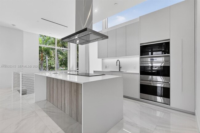 Building Photo - 3750 Yacht Club Dr