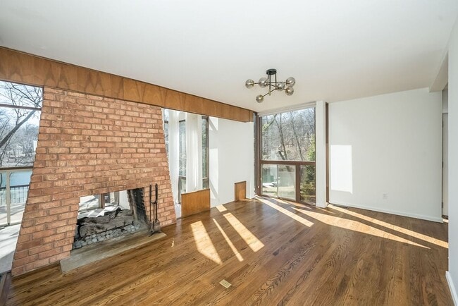 Building Photo - 20 Arrowhead Estates Ln