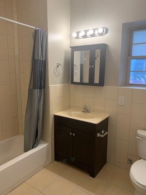 Building Photo - 663 Summit Ave