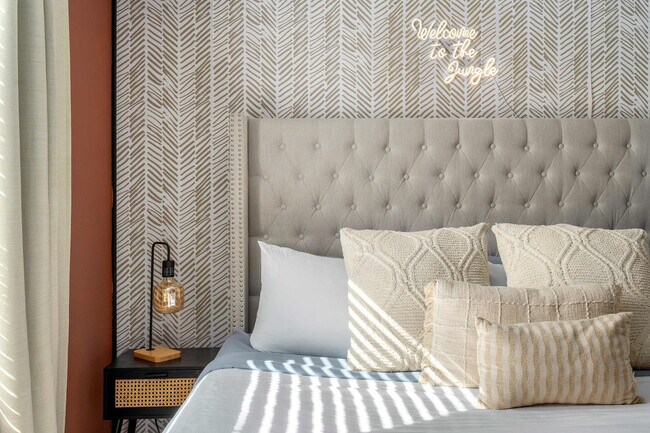 Building Photo - 1978 Majorca Dr