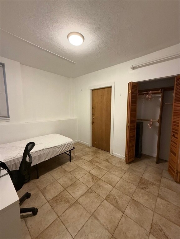 Building Photo - 2 Colliston Rd