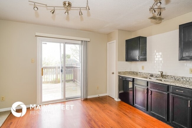 Building Photo - 104 Winterwood Dr