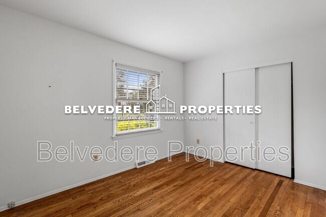 Building Photo - 4017 Wexford Dr