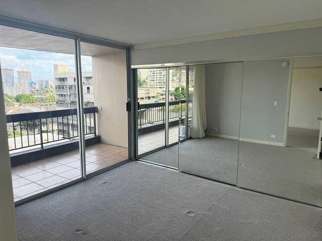 Building Photo - 1 BD/1 BA Condo In Honolulu!