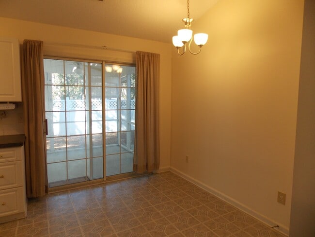 Building Photo - 716 Lilly Naz Ln