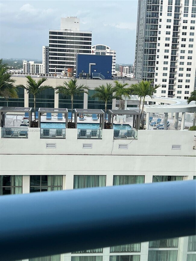 Building Photo - 333 Las Olas Way