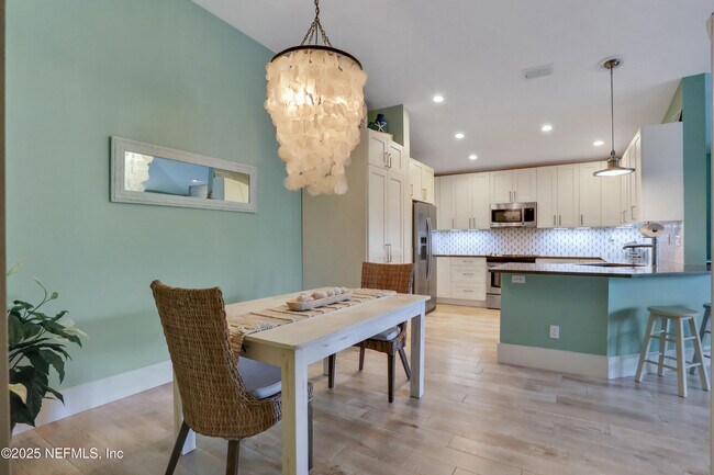 Building Photo - 228 Jardin De Mer Pl