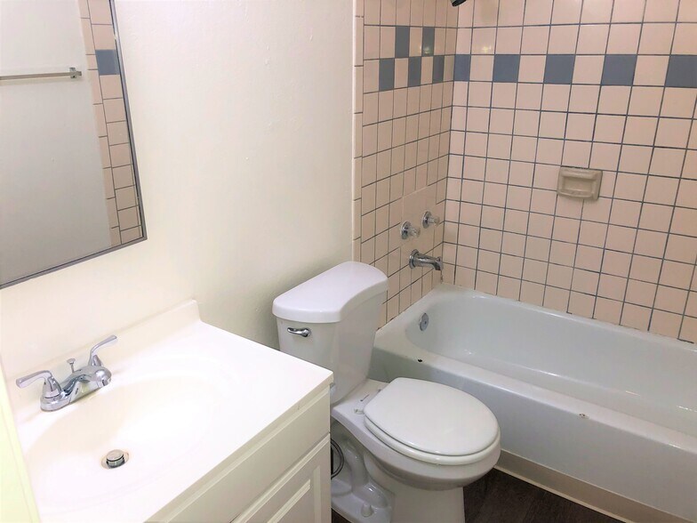 Building Photo - 4711 Convaire Ave