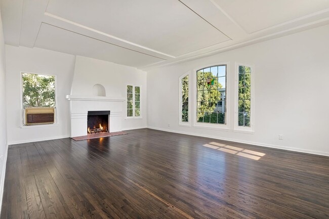 Building Photo - Clarkhill Residences LLC - 145