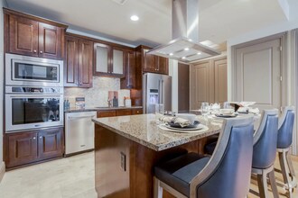 Building Photo - Your New Home Comes with 2 Weeks Free & $500!