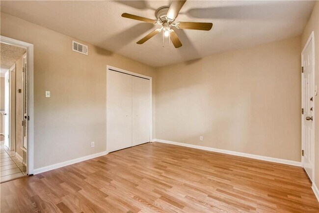 Building Photo - Central Austin Private Lifestyle!