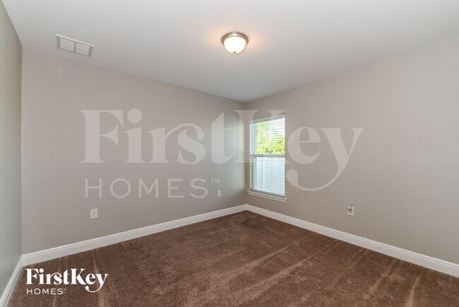 Building Photo - 3709 NE 12th Ave