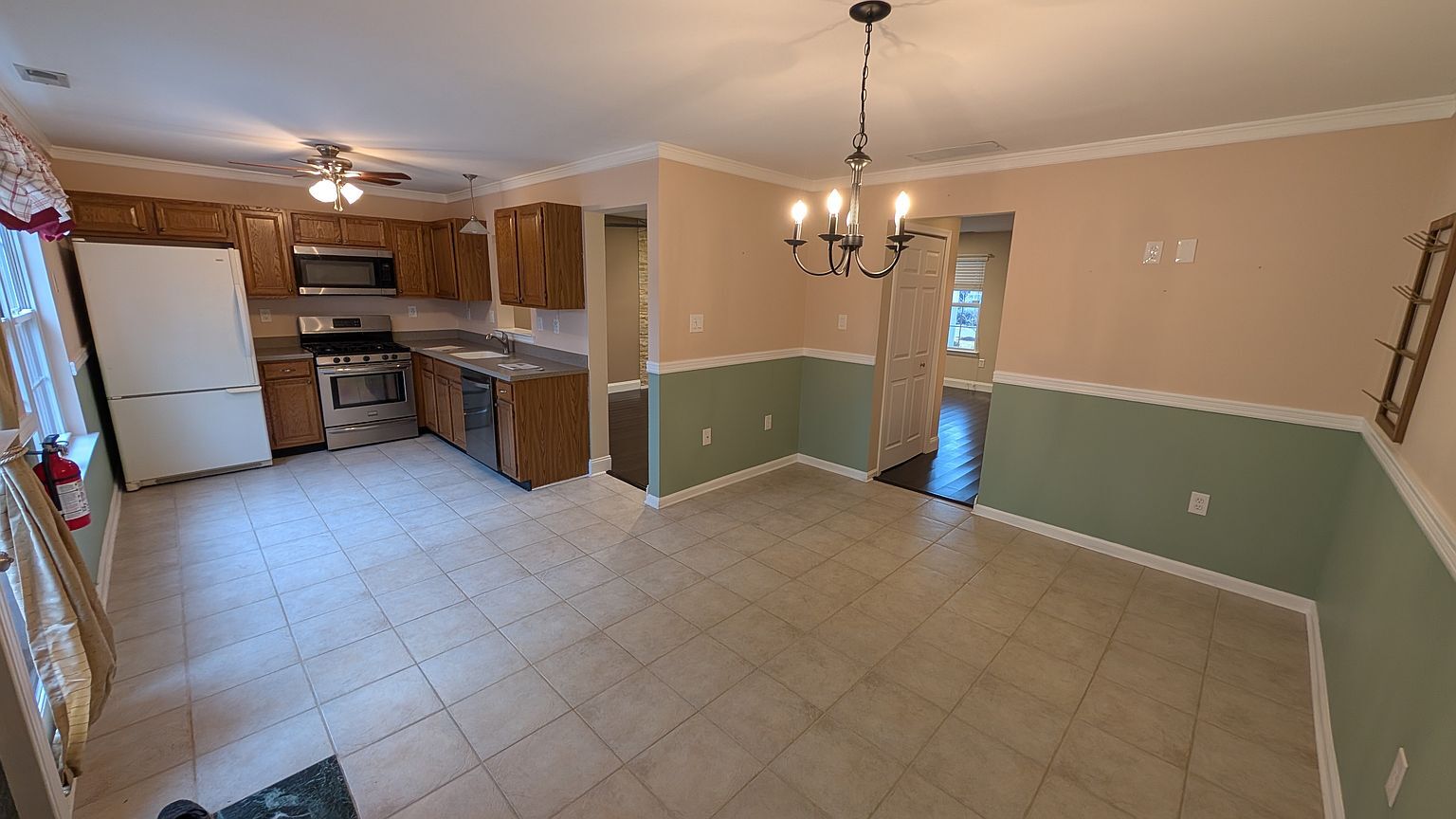 Building Photo - 228 Birch Hollow Dr