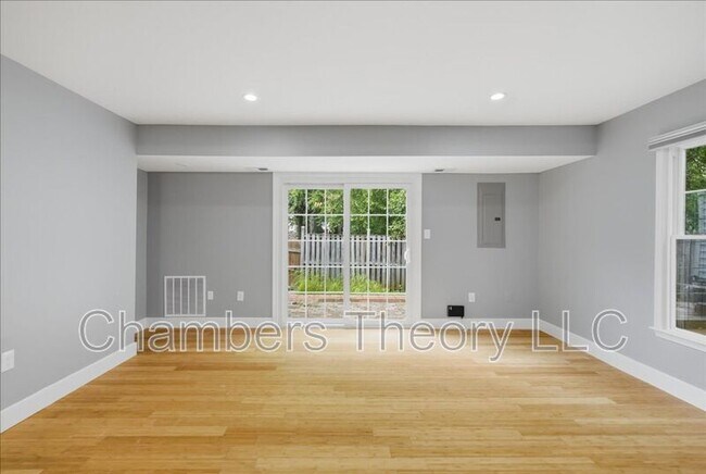 Building Photo - 5713 Independence Cir