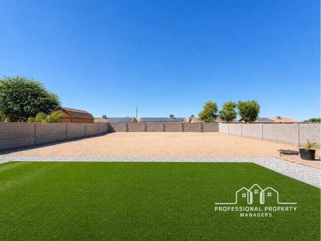 Building Photo - “Spacious 4-Bedroom, 2-Bath Home with Solar Panels in Yuma”
