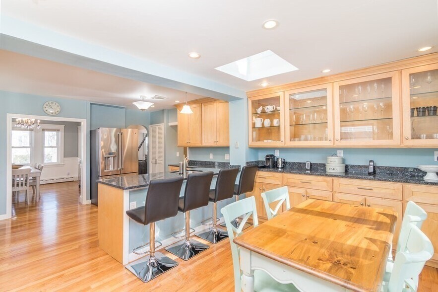 Building Photo - 46 Cerdan Ave