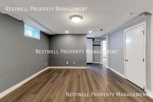 Building Photo - 1160 E 500 S