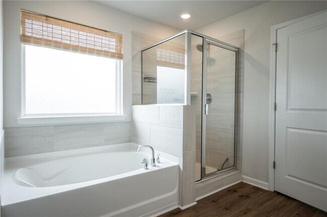 Building Photo - 13 Westerly Sta