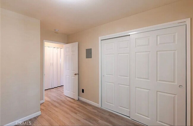 Building Photo - Remodeled, Upstairs 2BD / 1BA Condo Less Than 1/2 Mile From the Beach