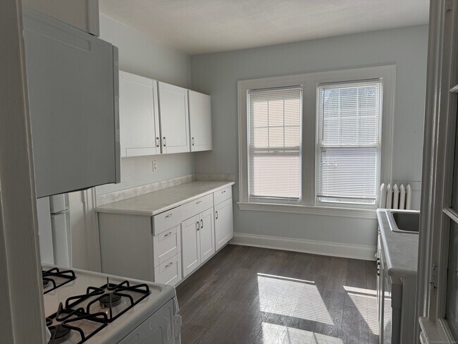 Building Photo - 1253 Forest Rd