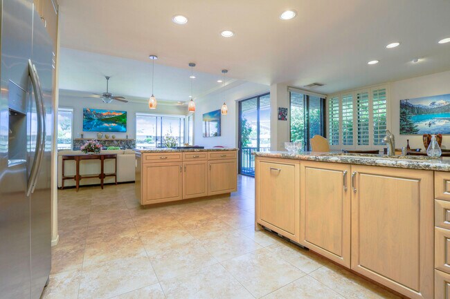 Building Photo - 10 Colgate Dr