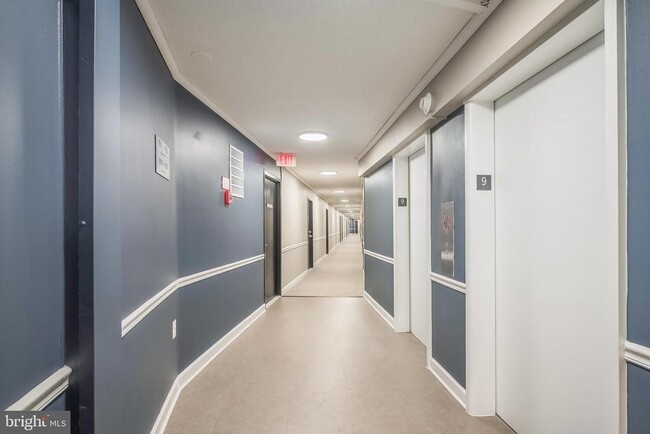 Building Photo - 2500 N Van Dorn St