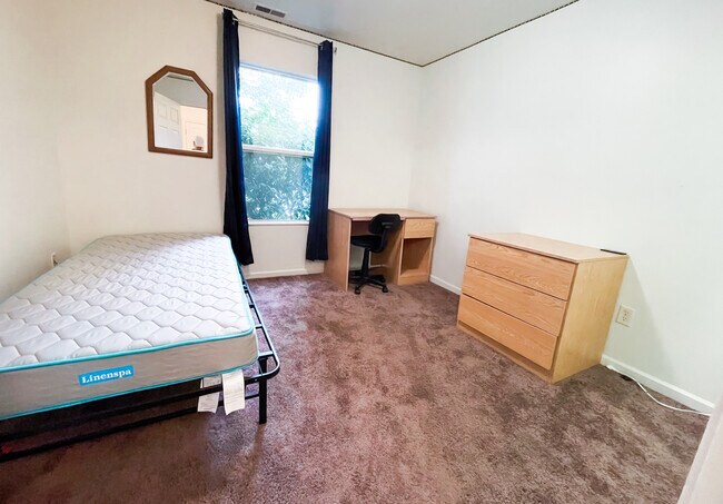 Building Photo - 222 Stonemill Rd