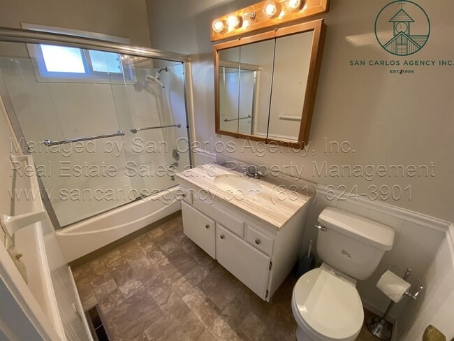 Building Photo - "Lazy Day-Z" Two Bedroom Perfectly Located Carmel-by-the-Sea Home Close to Town & Beach