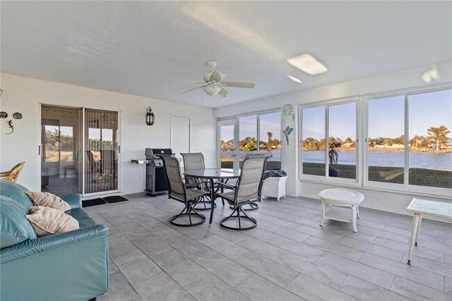 Building Photo - 6460 Blueberry Dr