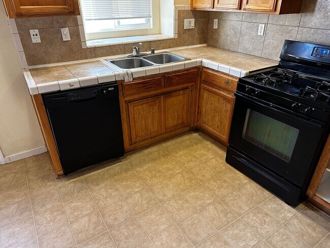 Building Photo - 2669 Sunny Ln