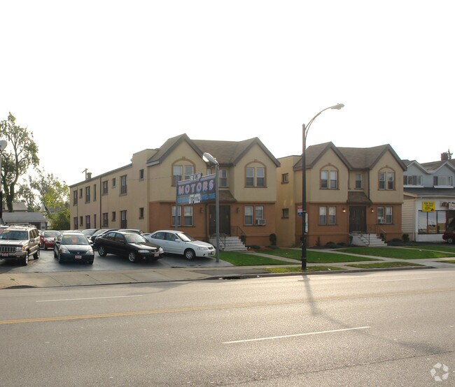 Building Photo - 2409-2415 Delaware Ave