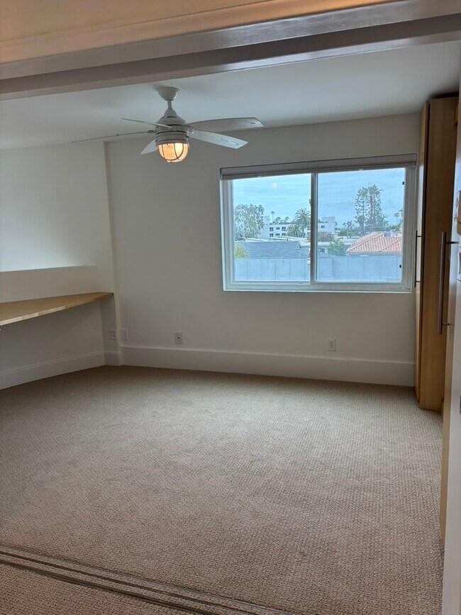 Building Photo - 12217 Rochester Ave