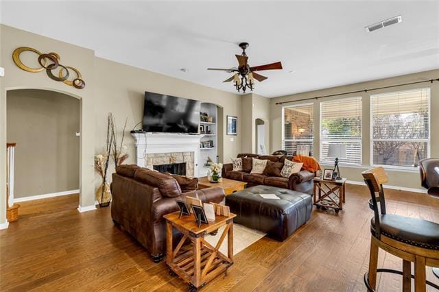 Building Photo - 4937 Bellflower Way